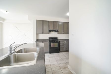 For Lease - 12 Adam Sellers Street, Markham, Ontario - Photo 3