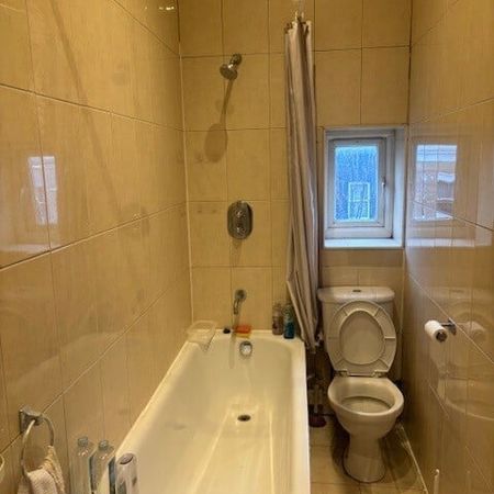 High Street - Photo 3