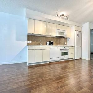 TV tower 1 Spacious Open layout 1BED 1DEN @ DT Robson - Photo 2