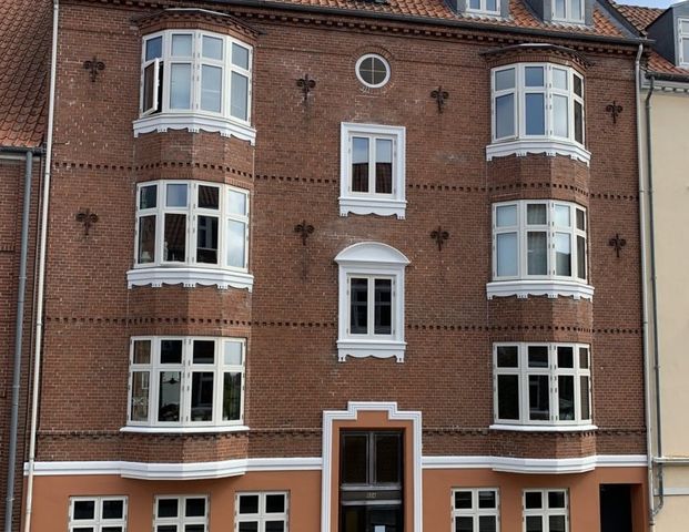 2 værelses lejlighed på 60m2 med altan - Photo 1