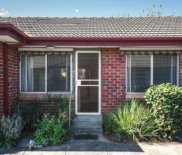 QUIET BLOCK| PRIVATE COURTYARD | GREAT LOCATION - Photo 4