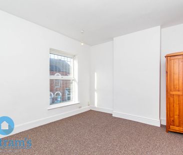 References Pending - 2 bed Semi-Detached House - Photo 6