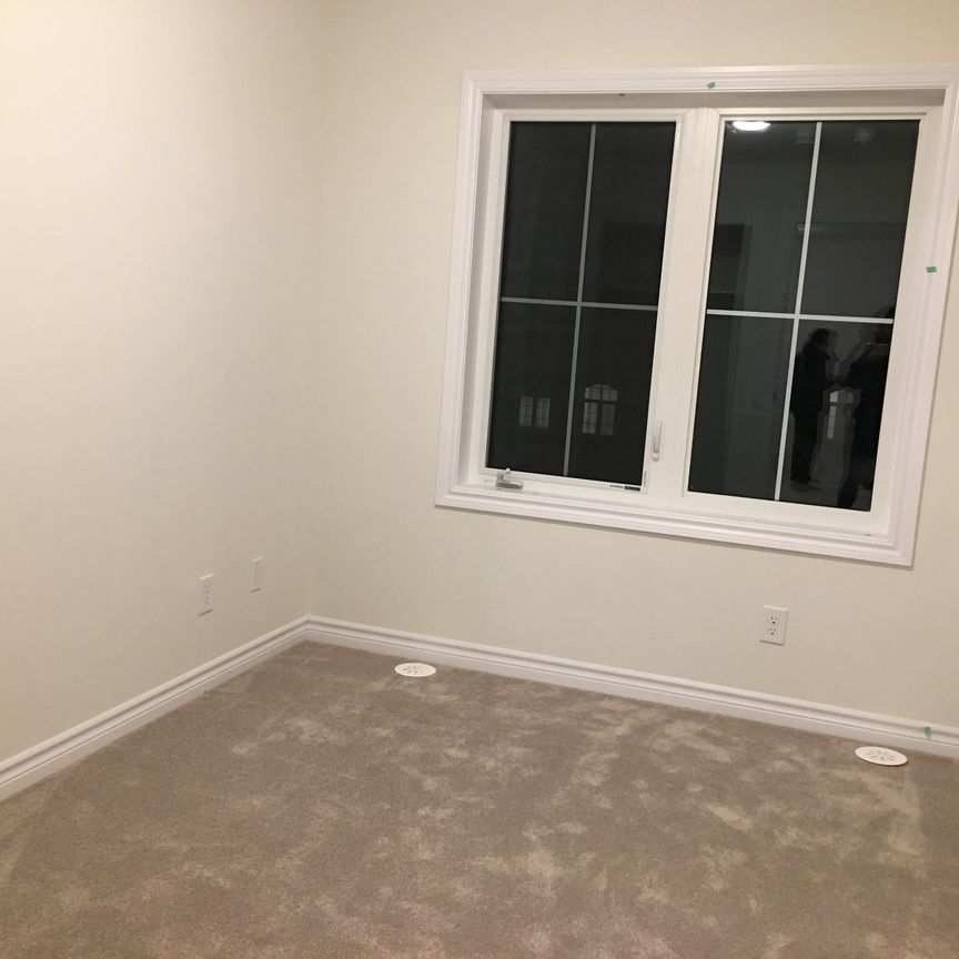 For Lease - 126 Alvin Pegg Drive, East Gwillimbury, Ontario - Photo 1