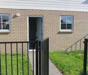 Townhouse - Great Location - Photo 5