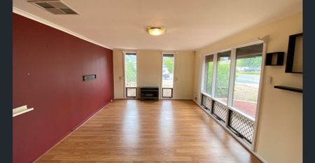 Family Haven on Prime Location Athelstone Cul-de-Sac - Photo 3