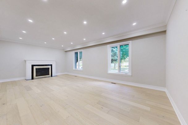 For Lease - 8 Elliotwood Court, Toronto, Ontario - Photo 1