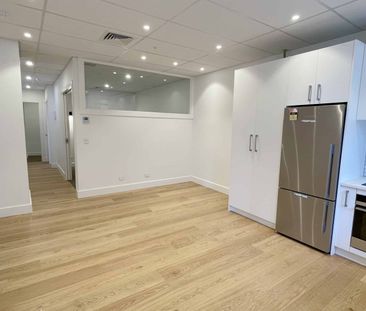 Apartment on Queen St - Photo 3