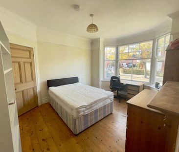 4 bedroom terraced house to rent - Photo 5