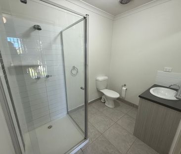 Neat 3 Bedroom Home!! - Photo 3