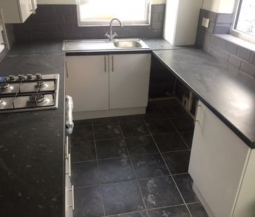 3 Bed Terraced House, Southwick Road, CH42 - Photo 2