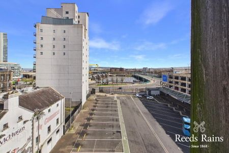 Apartment 11 17 Queens Square, Belfast, BT1 3FF - Photo 2