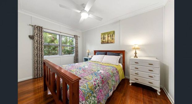 Charming Family Home in Boreen Point - Photo 1