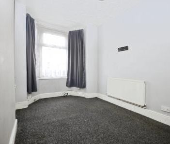 2 bedroom Terraced House To Let - Photo 4