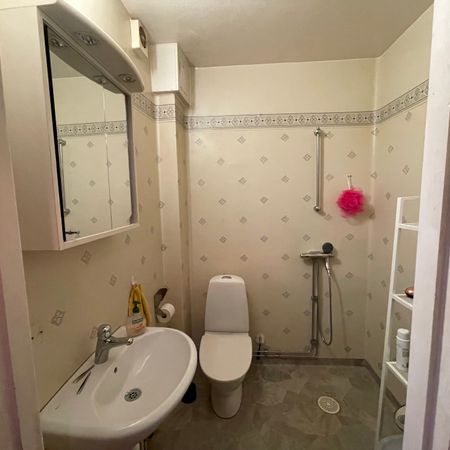 Heljestrandsgatan, Eskilstuna - Photo 3