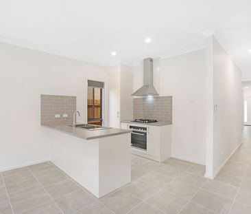 14 Annabel Street, Deanside VIC 3336 - House For Rent | Domain - Photo 2