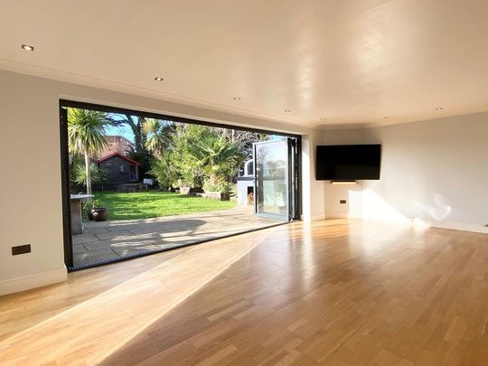 3 bedroom bungalow to rent - Photo 1