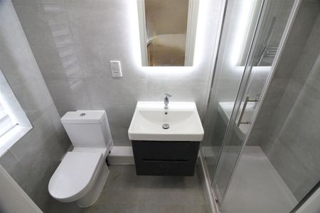 Kingsley Road, Hounslow - Photo 5