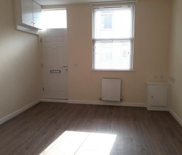 2 bedroom townhouse to rent - Photo 4