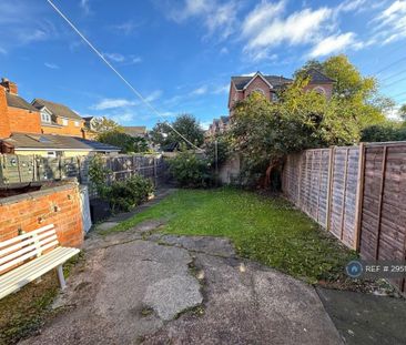 2 bedroom terraced house to rent - Photo 6