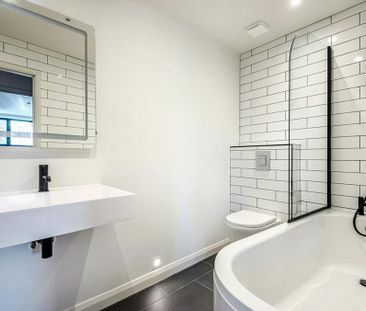 2 bedroom semi-detached house to rent - Photo 3