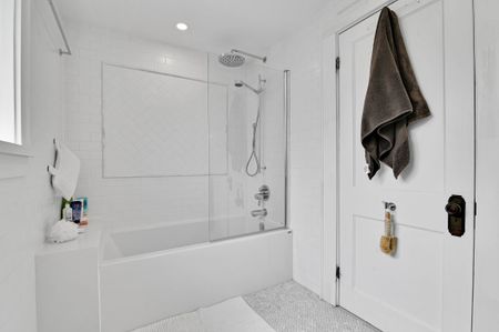For Lease - 9 Mutchmor Road, Glebe - Ottawa East and Area, Ontario - Photo 4