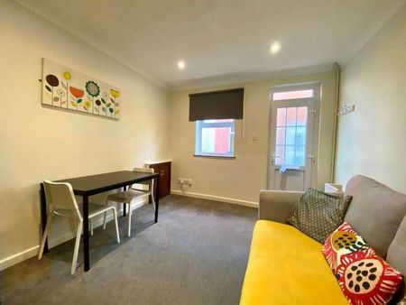 Grendon Buildings, Preston Street, EX1 - Photo 4
