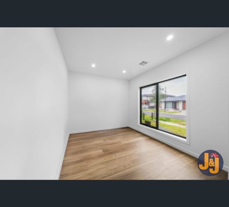 13 Latifolium Street, Donnybrook, Vic 3064 - Photo 4
