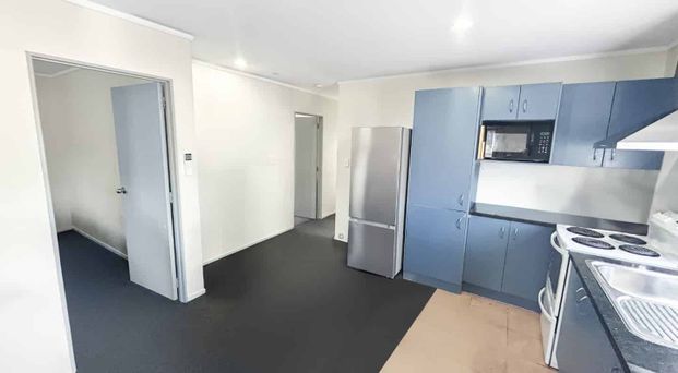 Charming 2-Bedroom Home in Mangere East, Manukau – $530/Week - Photo 1