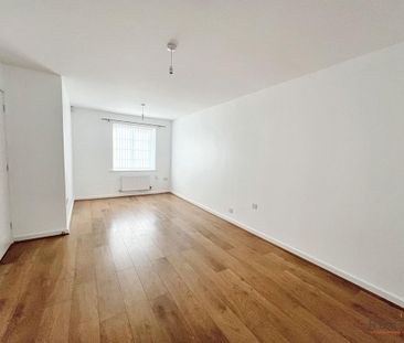 4 bedroom detached house to rent - Photo 2