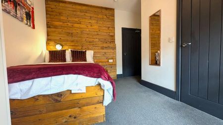 1 bedroom in a house share to rent - Photo 2