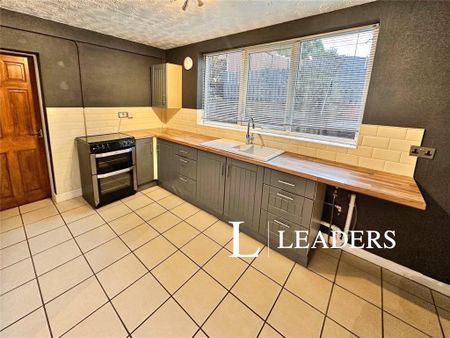 2 bedroom semi-detached house to rent - Photo 3