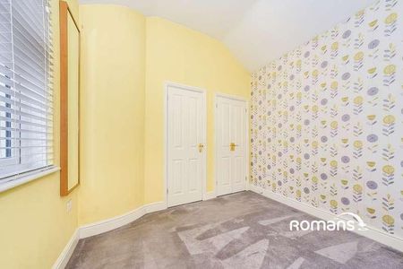 Cricklade Street, Swindon, Wiltshire, SN1 - Photo 3