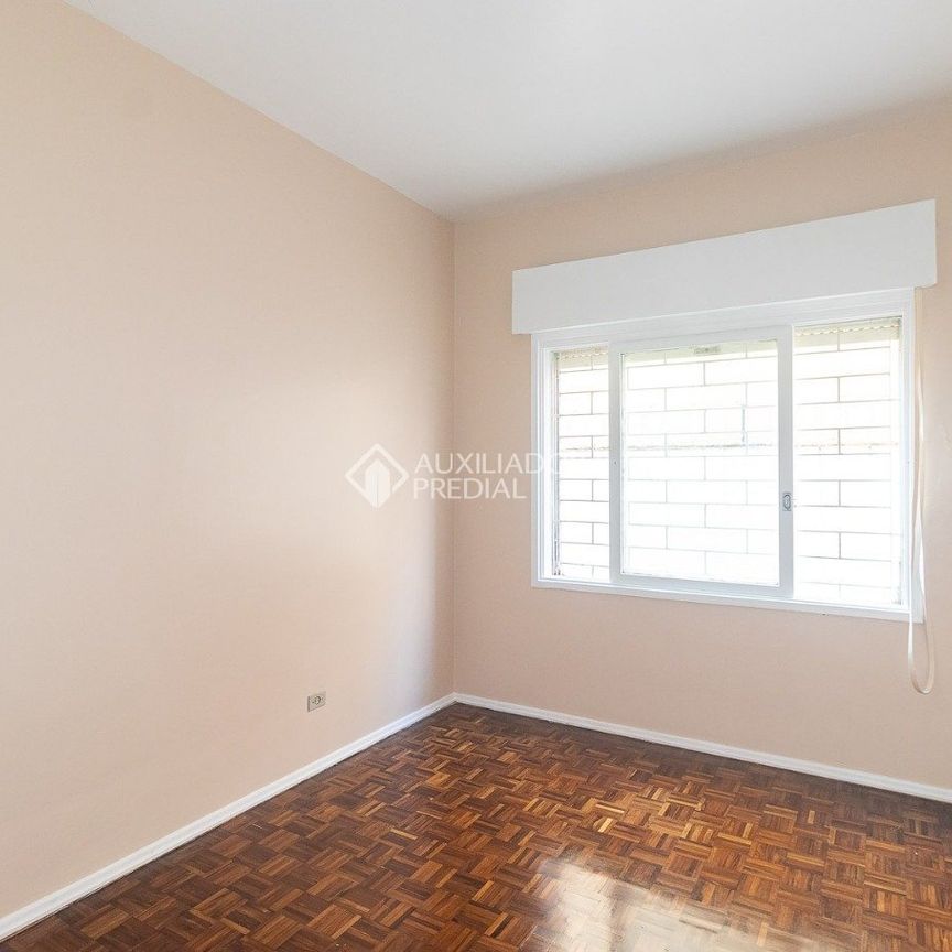 Apartamento com 2 quartos e 50m² para alugar em Cristal, Porto Alegre. - Photo 1