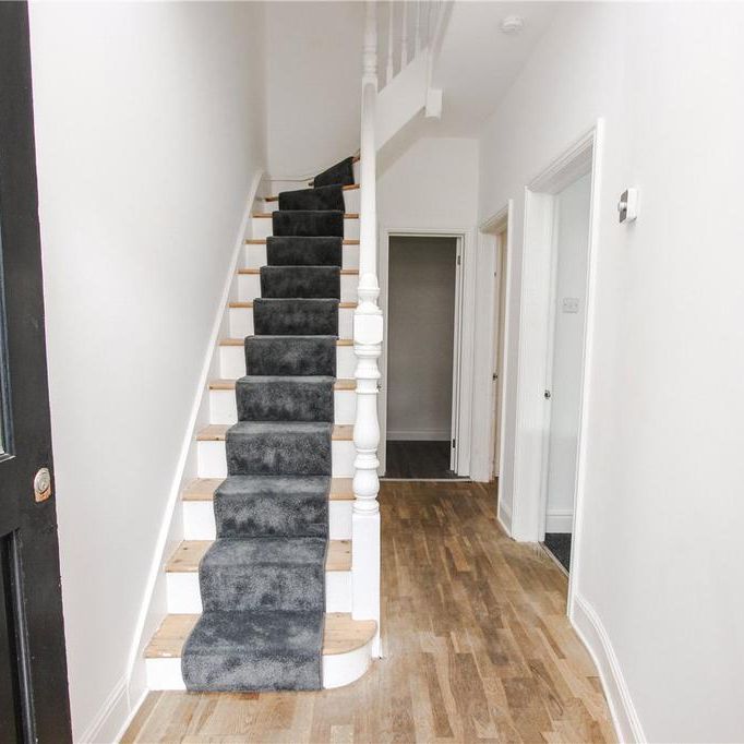 3 bedroom end of terrace house to rent - Photo 1