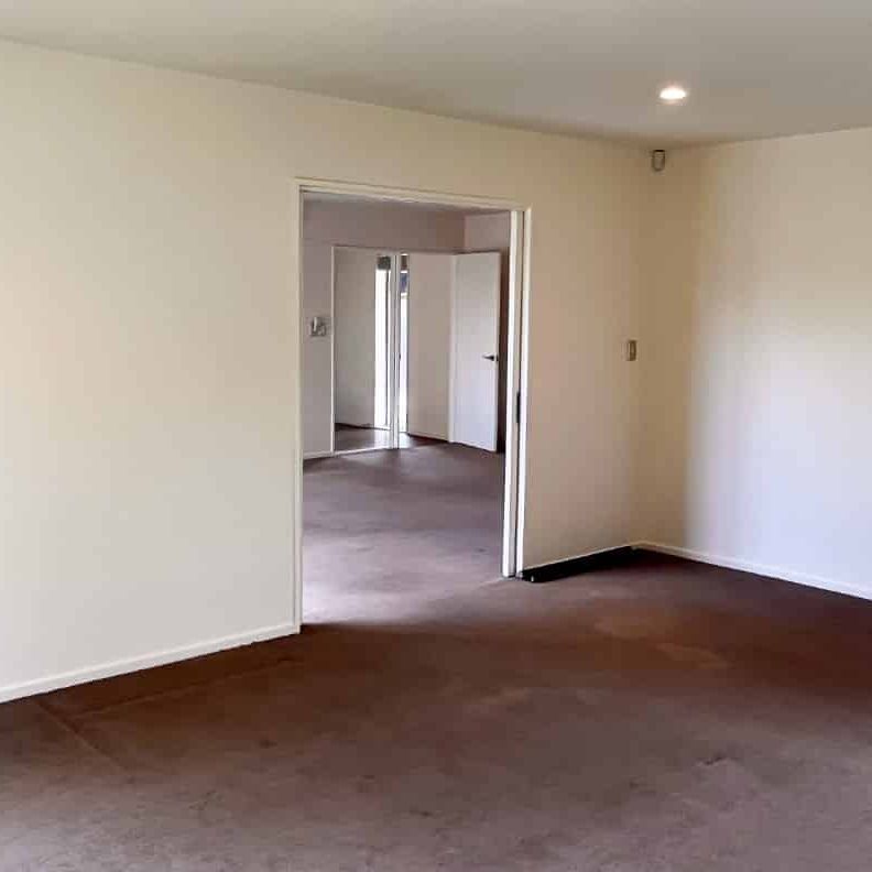 Space and location! 4 bedroom in Ilam - Photo 1