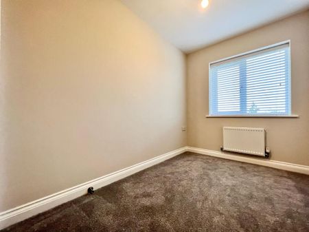 3 bedroom semi-detached house to rent - Photo 4