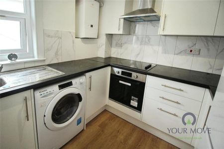 3 bedroom flat to rent - Photo 5