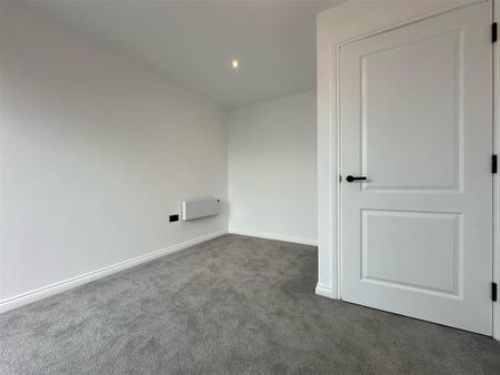 3 bedroom apartment to rent - Photo 4