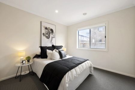 Spacious Family Living in the Heart of Harpley Estate - Photo 4