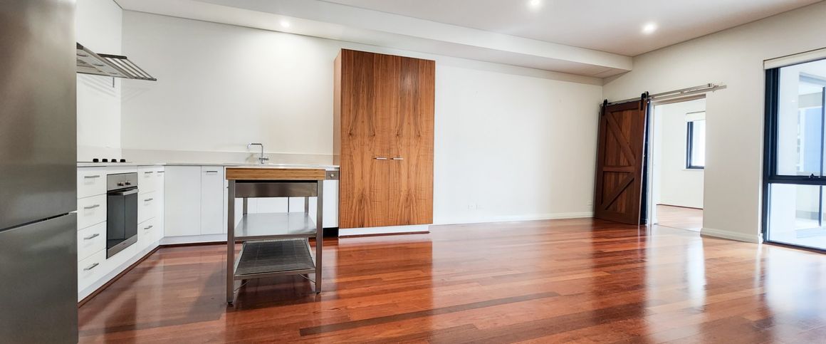 STUNNING 2x2 APARTMENT IN CBD - Photo 1