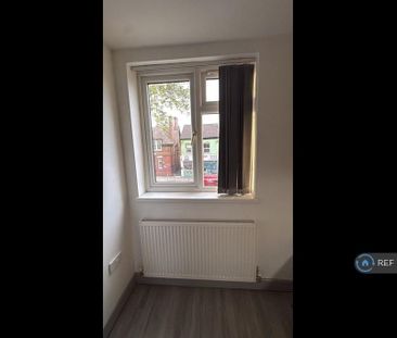 1 bedroom in a house share to rent - Photo 6