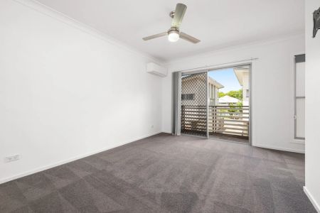 2/64 Kitchener Street, Coorparoo. - Photo 3