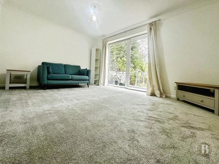 2 bedroom flat to rent - Photo 2