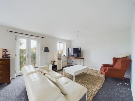 3 bedroom apartment to rent - Photo 2