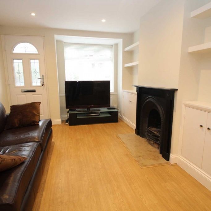 2 bed Terraced for rent - Photo 1