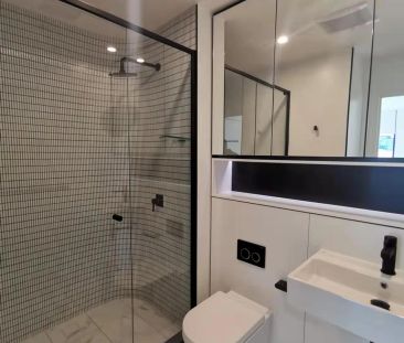 SPACIOUS ONE BEDROOM+STUDY ROOM+PARKING WITH BACKYARD Located In th... - Photo 5