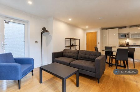 3 bedroom flat to rent - Photo 2