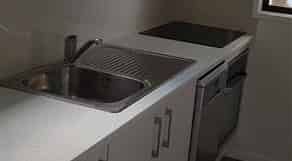 ELLERSLIE - 3 brm Townhouse - Great Locations - Photo 3