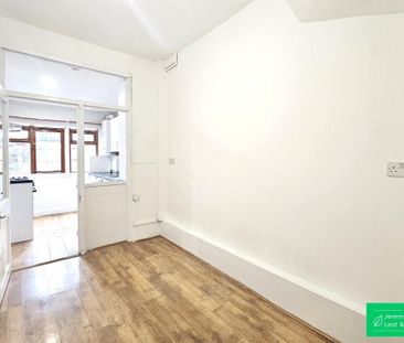 4 bedroom house to rent - Photo 2