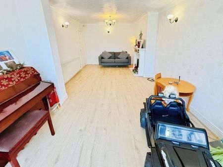 4 bedroom house to rent - Photo 2